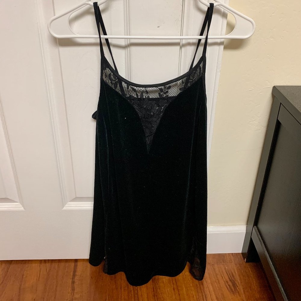 UO Wilder Velvet Cami Lace Inset Top Black